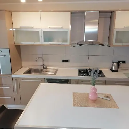 Apartment Ena *